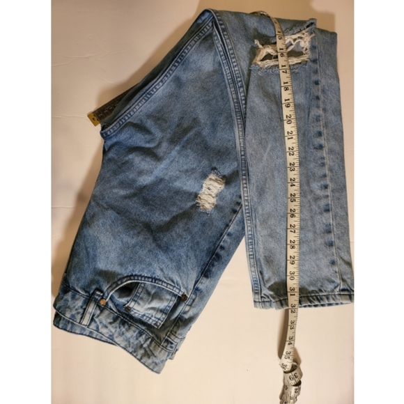 💕1x HOST PICK💕boohooMAN Young Men’s Butterfly Print Distressed Jeans.Size 32. - Picture 5 of 5